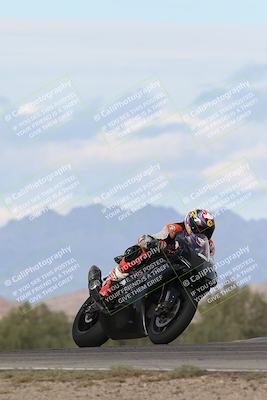 media/Nov-16-2025-Race Pace (Sun) [[8c5fa54630]]/Non Verified Riders (1st 20 Minutes)/7-Turn 9 Entry (210pm)/